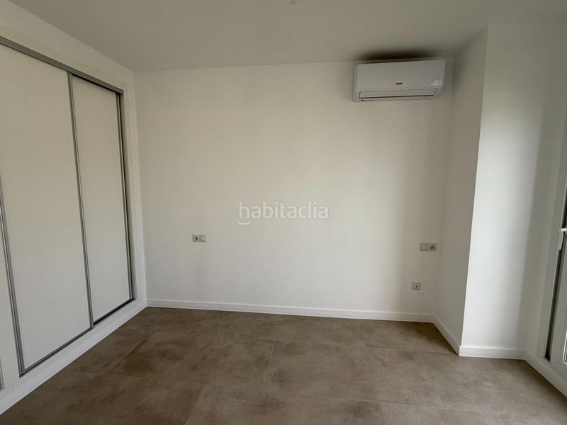 Foto 87d52d16-a44f-482d-a4b3-34ff09ee4941. Casa aparellada amb calefacció aparcament a Pueblo Acantilado-Lanuza Campello (el)
