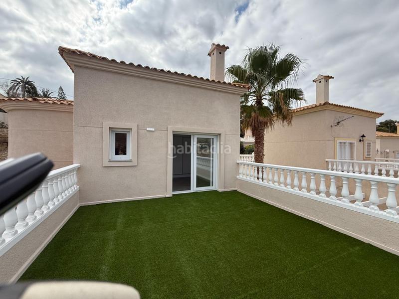 Foto 92f98cd5-04d9-4edb-8af7-fd607913af5b. Casa pareada estupendo chalet pareado en pueblo acantilado, el campello alicante en Campello (el)