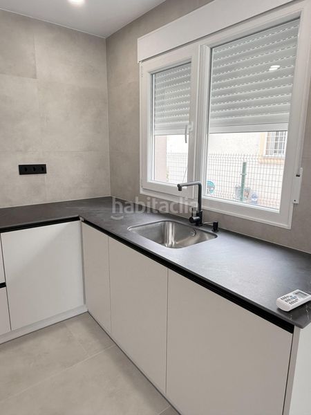 Foto 9c64dfe1-60c6-4810-92d7-64cfc68f23d5. Casa aparellada amb calefacció aparcament a Pueblo Acantilado-Lanuza Campello (el)