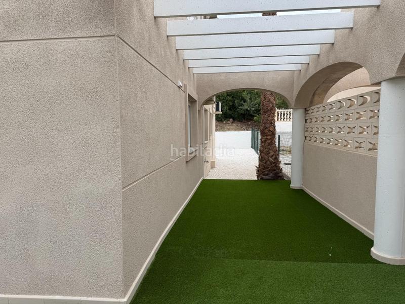 Foto abc8bd97-6925-4cb4-8ef1-c127e9516ce7. Casa pareada estupendo chalet pareado en pueblo acantilado, el campello alicante en Campello (el)