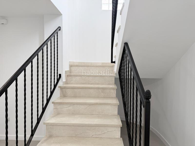 Foto ae969048-0817-4f9a-9c66-c6db6ba6690b. Casa pareada estupendo chalet pareado en pueblo acantilado, el campello alicante en Campello (el)