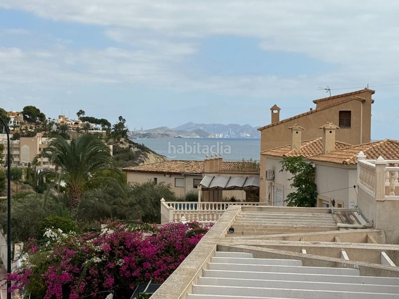 Foto b8f9a8da-9312-4338-9f95-ee92d477545d. Casa pareada estupendo chalet pareado en pueblo acantilado, el campello alicante en Campello (el)