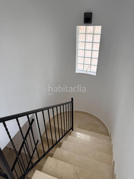Foto dd8ec738-96ac-4289-9d0a-3785b82f1353. Casa pareada estupendo chalet pareado en pueblo acantilado, el campello alicante en Campello (el)