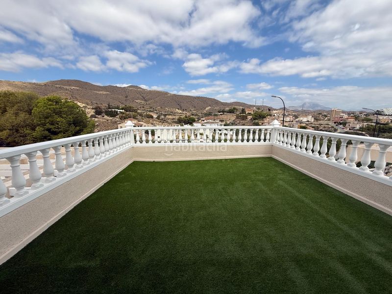 Foto f1fcb2a5-ffb5-40d9-93fb-dd2d16700371. Casa pareada estupendo chalet pareado en pueblo acantilado, el campello alicante en Campello (el)