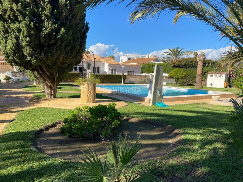 Foto 6b51086f-eb69-4217-9c43-bd045beea5fd. Casa adossada amb aparcament piscina a Playa Muchavista Campello (el)