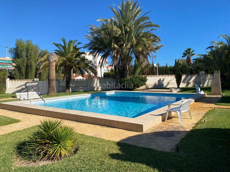 Foto 95179b8b-ec5c-42db-8e52-b358f9269996. Casa adossada amb aparcament piscina a Playa Muchavista Campello (el)