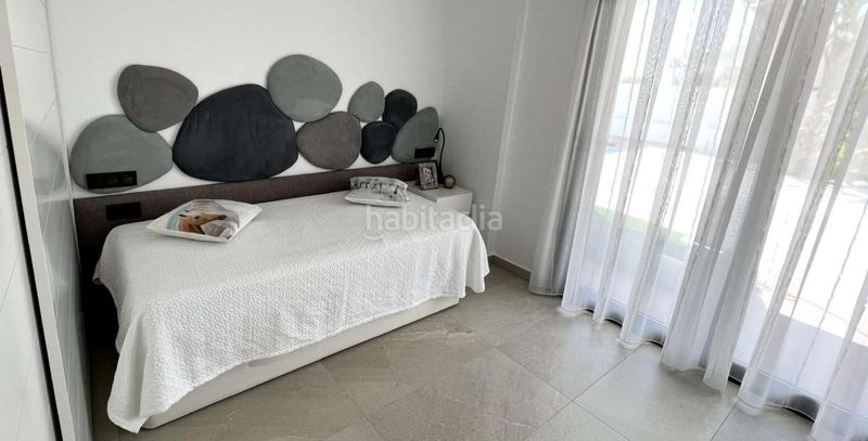 Foto b0e1e55f-f7a7-4300-b18a-fb271abf777f. Xalet amb piscina a Centro Rojales