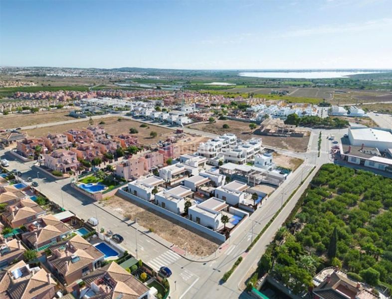 Foto 48bea3c1-c00f-47bc-93ab-b6c093e7dcdc. Xalet amb piscina a Benijófar