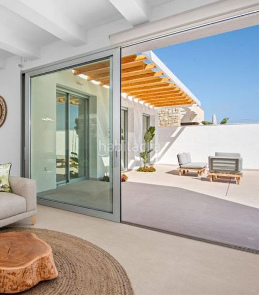 Foto 49c8e16e-08f5-4505-8923-42cbd4bbfc1b. Xalet amb piscina a Benijófar