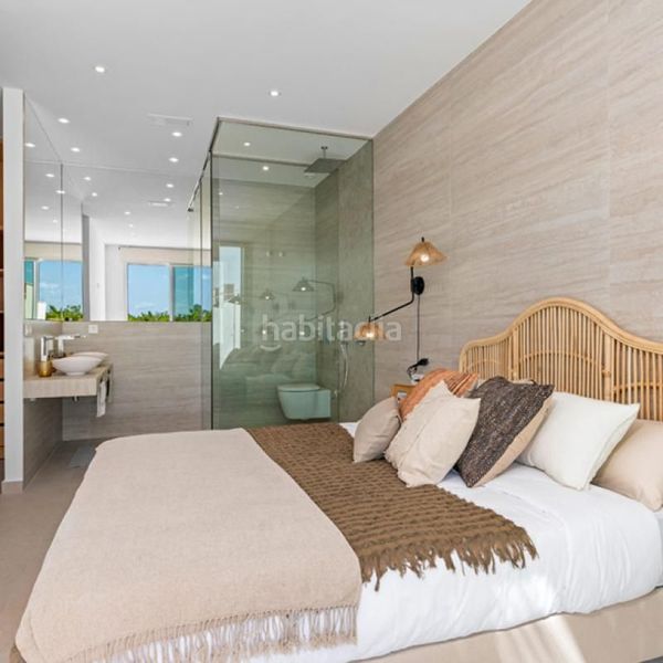 Foto 98751b28-a2af-4445-a66f-5d91c25e6be3. Xalet amb piscina a Benijófar