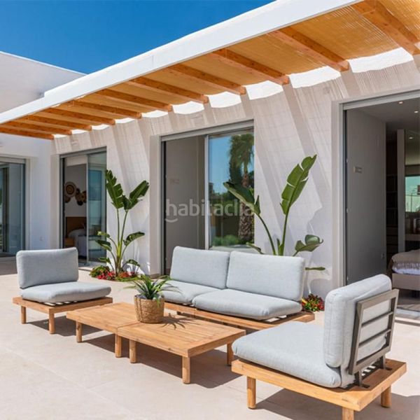 Foto a38acfd5-760b-4214-9178-3061f0040267. Xalet amb piscina a Benijófar