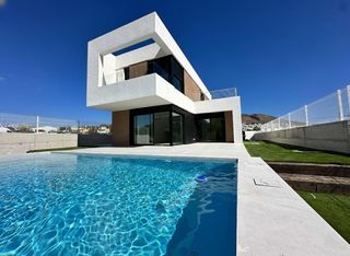 Chalet  Avenida cami de l'alfas. Villa de lujo en sierra cortina con vistas al mar y al skyline d