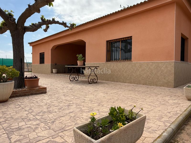 Foto c053dfb9-b0d2-4e84-a905-0e8ba57bf211. Casa amb aparcament piscina a Novelda
