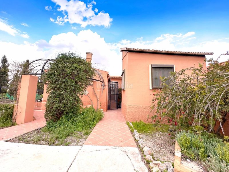 Foto 204ab35c-1f14-4723-b158-67a2de4fa81a. Xalet amb aparcament piscina a Catral