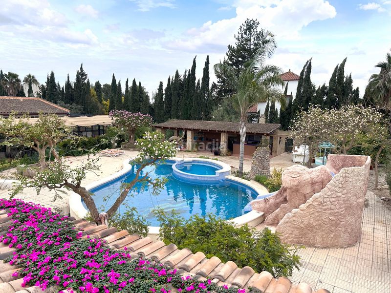 Foto e5d67e06-177d-4c55-bd3d-5b80c7d8b6a3. Xalet amb aparcament piscina a Catral