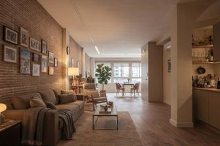 Etagenwohnung  Calle del capitán segarra. Oficina con distribución tipo vivienda en pleno centro de alican