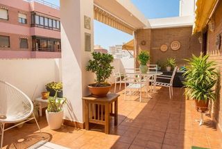 Àtic  Calle arq guardiola. Espectacular ático reformado con terraza y excelente ubicación !