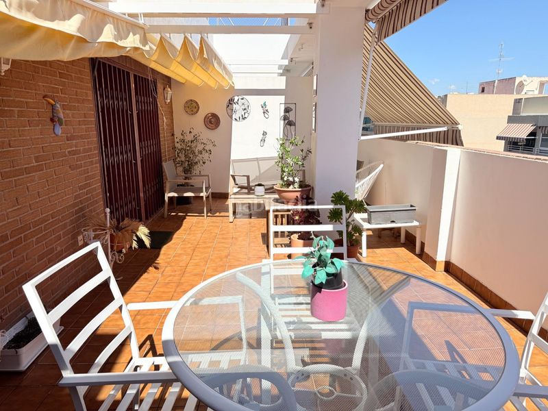 Foto 277dcf4c-8897-4538-bf2e-930b14ece8a2. Àtic amb aparcament a Benalúa Alicante