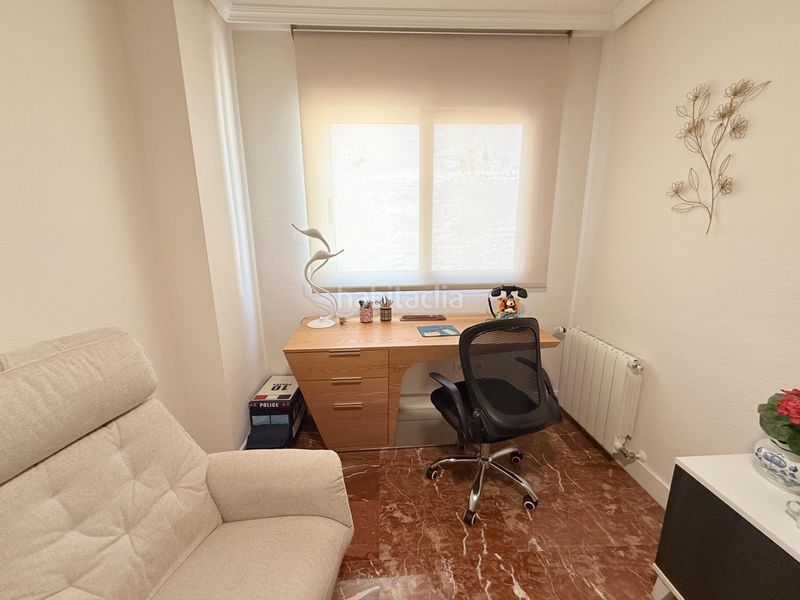 Foto 910ca432-20c0-43b9-93dc-78e7647c502b. Àtic amb aparcament a Benalúa Alicante