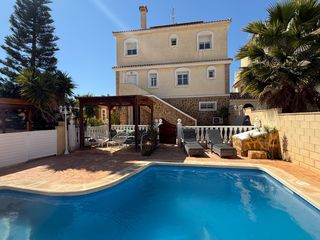 Casa  Calle garcilaso de la vega. Un chalet totalmente reformado con vistas a la montaña