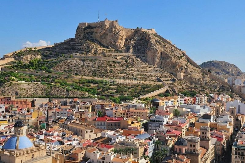 Foto b0ede39e-1396-4d7d-ae19-8ba01528ca6a. Pis a Casco Antiguo - Sta. Cruz - Ayuntamiento Alicante