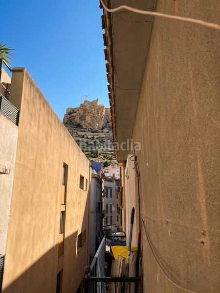 Foto f20a7822-3c4e-48cc-8740-7f0f869b718a. Pis a Casco Antiguo - Sta. Cruz - Ayuntamiento Alicante