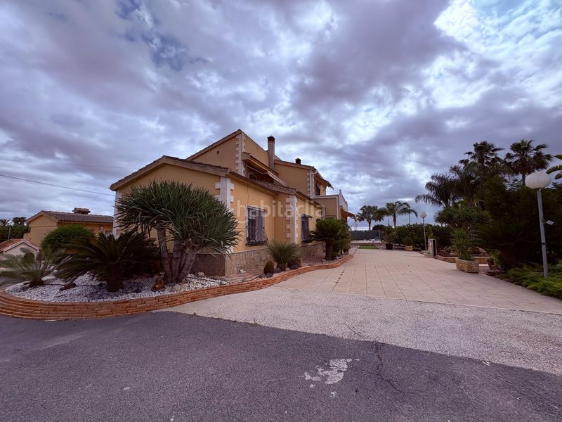 Foto 4ec4074f-e7da-4166-b024-29d983b0db18. Casa amb aparcament piscina a Centro Elche / Elx