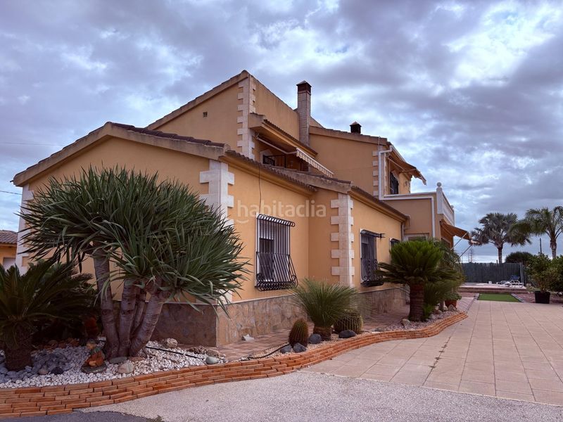 Foto 541431a9-e2d1-43a9-beec-9ba6fb0d44cb. Casa amb aparcament piscina a Centro Elche / Elx