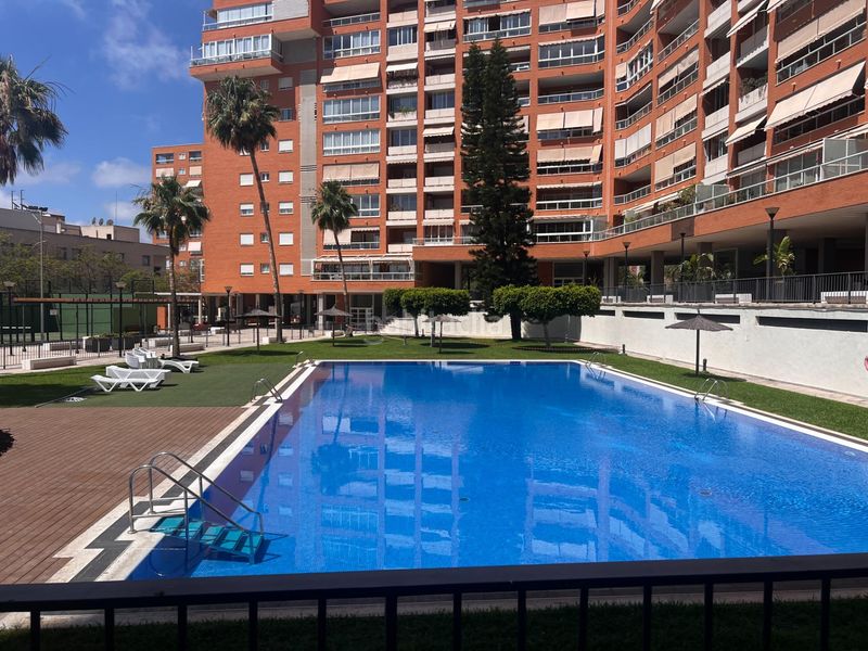Foto a4000385-ec98-42fd-a828-0eebfdae19ca. Àtic amb aparcament piscina a Babel Alicante