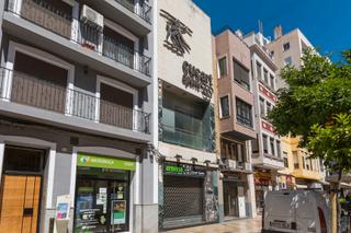 Edifici  Carrer rausell. Edificio comercial en calle rausell