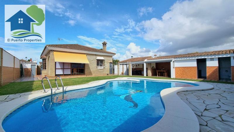 Foto 1bdc3eac-992f-44af-bb2f-098b3ea2090c. Chalet avec chauffage parking piscine dans Cuatro Pinos - El Carmen Puerto de Santa María (El)