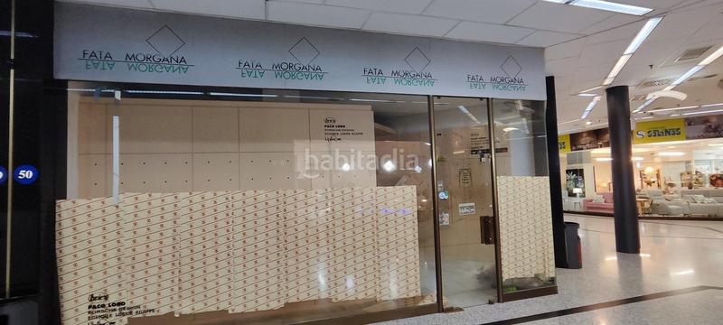 Foto 13674b1f-05b3-47a1-8adb-9d477d7e91e6. Alquiler local comercial en calle arabial 45 local frente a bar los diamantes y locamaría en Granada