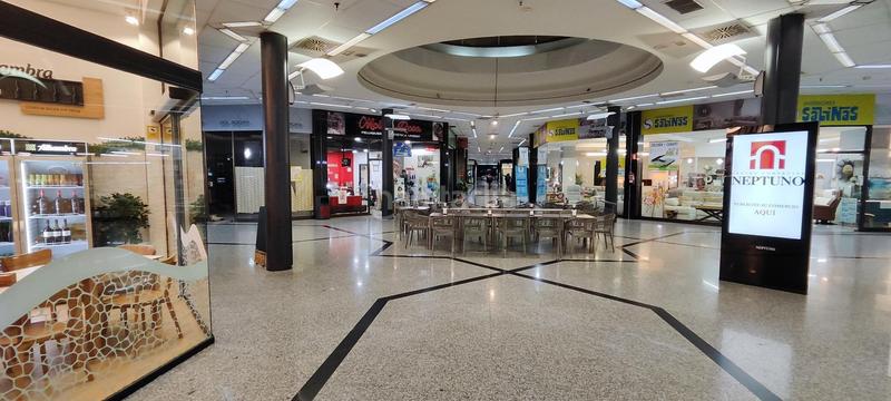 Foto 161cfe67-9732-4b8a-9a0b-1dca3decbc4a. Lloguer local comercial a calle arabial 45 a Fígares Granada