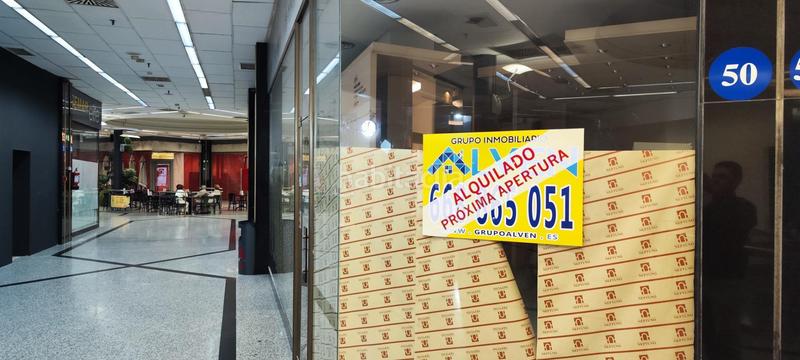 Foto b35a20b0-941d-421f-bee2-cb21c19eb6d0. Lloguer local comercial a calle arabial 45 a Fígares Granada