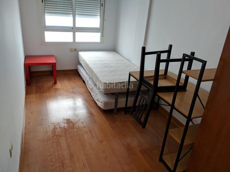 Foto 10fad18c-fb0d-4a76-8053-cb7f009d7a2c. Piso en calle gaviota 8 edificio en venta calle gaviota en Granada