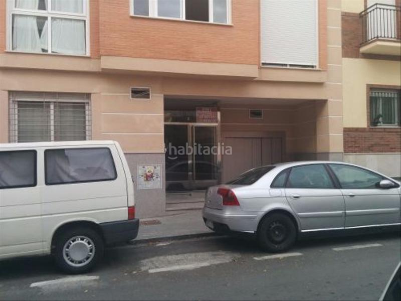 Foto 3203ef81-74ff-4336-82ab-f4ee11387593. Piso en calle gaviota 8 edificio en venta calle gaviota en Granada