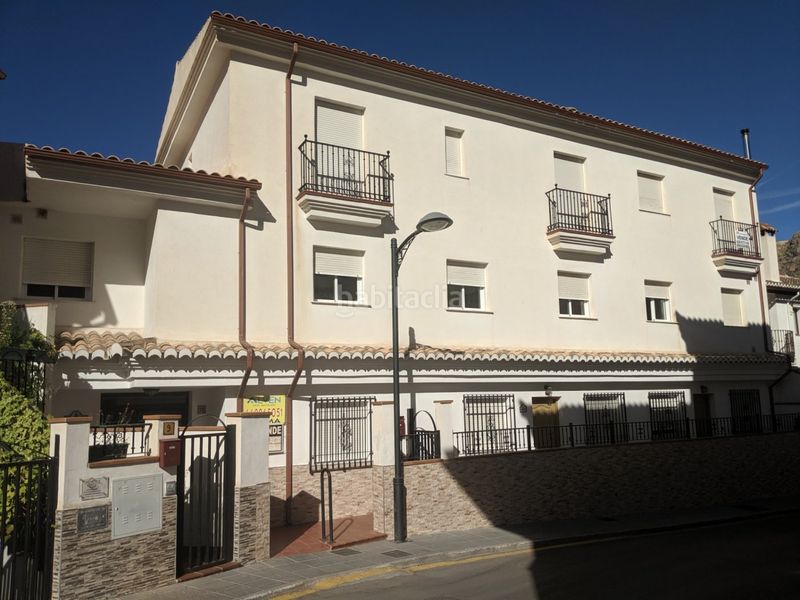 Foto 1f581cd0-5f38-483a-9ebd-732a84d52804. Aparcament cotxe a calle los huertos 13 a Güéjar Sierra
