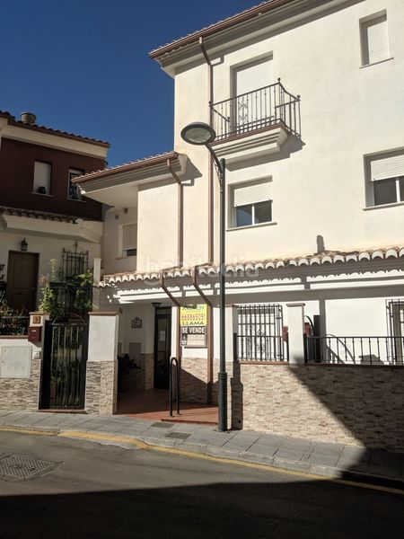 Foto be958298-8d86-4cbd-b883-3ec55f3a9633. Aparcament cotxe a calle los huertos 13 a Güéjar Sierra