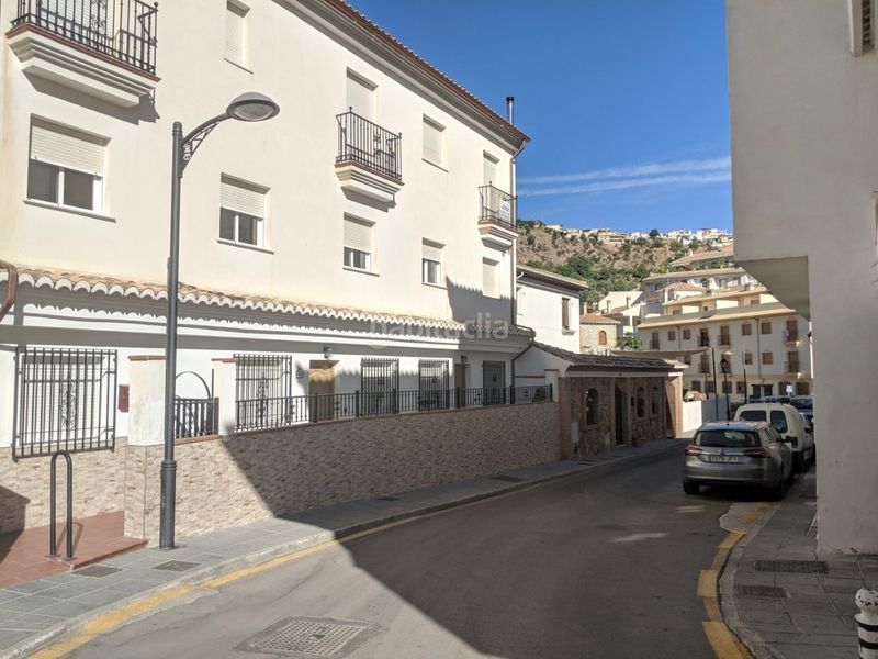 Foto ca6d8756-c2c7-4102-8b67-c43a6f7e5a28. Aparcament cotxe a calle los huertos 13 a Güéjar Sierra