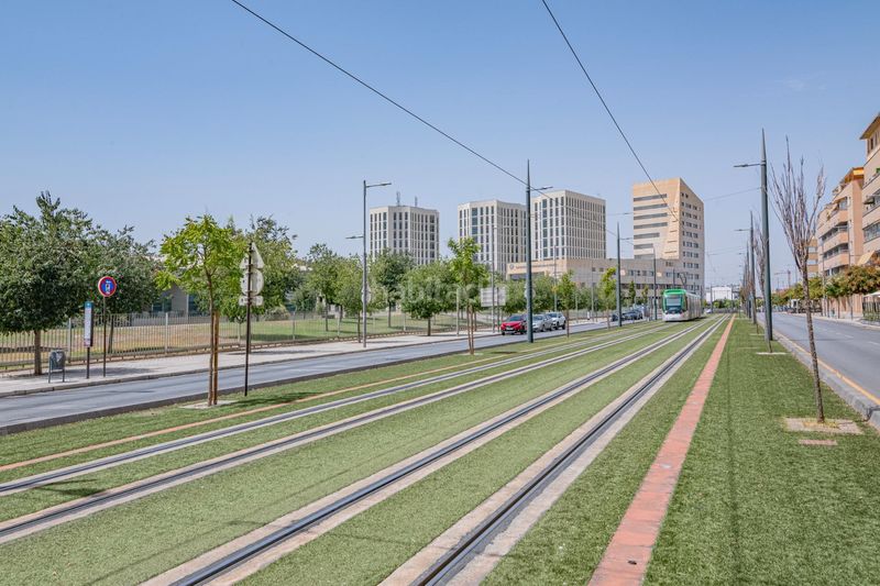 Foto 3ad1eccc-06d3-4c4e-9aff-c5992d180c97. Pis amb aparcament piscina a Campus de la Salud Granada
