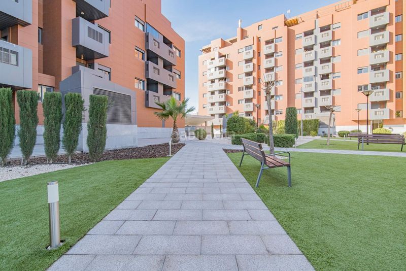 Foto fc05bbf7-cce9-4666-8485-6a7440f73cee. Pis amb aparcament piscina a Campus de la Salud Granada