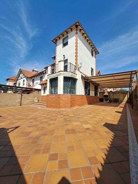 Foto 106589a0-990d-4d98-9413-31d4090c887b. Chalet en Arco Norte - Avda España Dos Hermanas