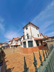 Chalet  Calle gonzalo de berceo