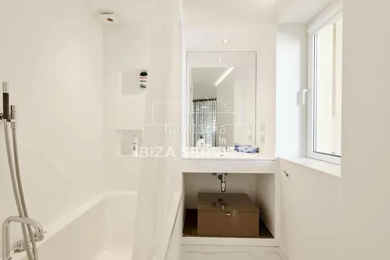 Foto bd70fc41-25d1-4e6c-894d-871ddd9878be. Miete etagenwohnung mit pool in Marina Botafoc-Talamanca Ibiza