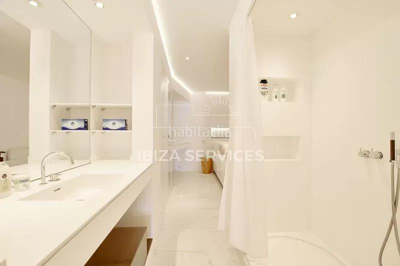 Foto dfb51e74-d754-40ee-9941-1e9093649577. Rent flat with pool in Marina Botafoc-Talamanca Ibiza