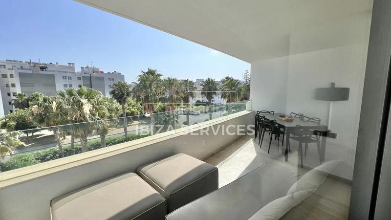 Foto 6e9e6985-f721-4efb-8d9a-8de9f23d43bd. Location appartement avec parking piscine dans Marina Botafoc-Talamanca Ibiza