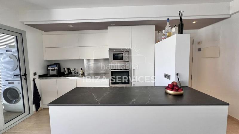 Foto a8a67ee2-45f4-49f0-94a6-77dcc3e63fe8. Location appartement avec parking piscine dans Marina Botafoc-Talamanca Ibiza