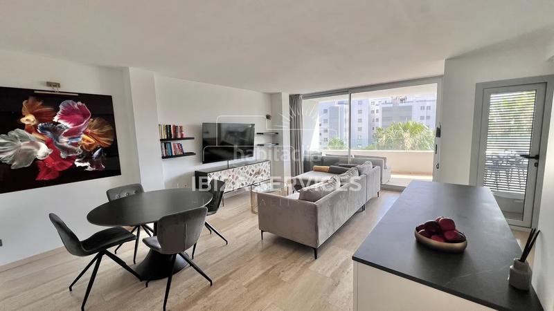 Foto caeb6c65-6a8a-48cb-940b-850e3152aa06. Miete etagenwohnung mit parking pool in Marina Botafoc-Talamanca Ibiza