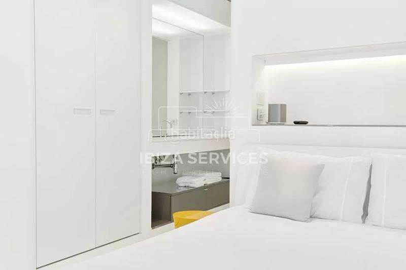 Foto 2e41bcfb-6659-42ae-89fb-9b1d176d609e. Affitto appartamento in Marina Botafoc-Talamanca Ibiza