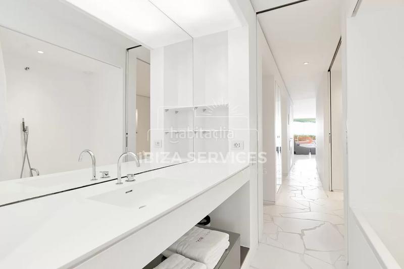 Foto 274d97d3-a26c-44bc-8887-e6231451c0b9. Miete etagenwohnung in Marina Botafoc-Talamanca Ibiza